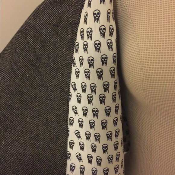 LAK crop jacket with skull lining and cork buttons - Picture 2 of 8